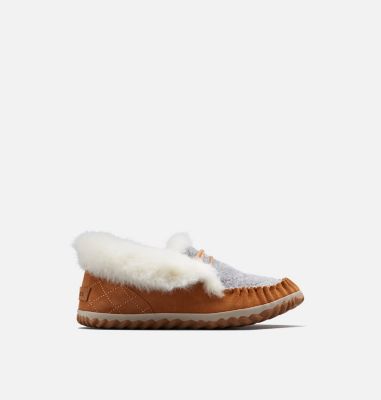 sorel out n about moccasins