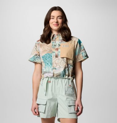 Columbia Women's Cove Beach  Printed Woven Cropped Short Sleeve Shirt-