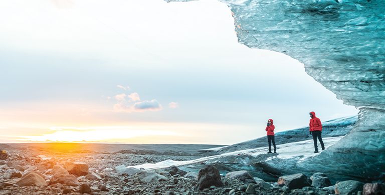 Here’s a list of a handful of outdoor activities that make great dates, along with the best couples’ outfits to do them in.