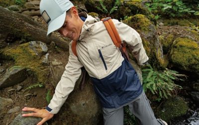 What to Wear Hiking: 10 Essentials to Pack