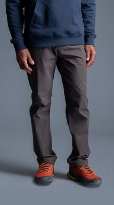 Front view of the Men's Pull-on Basin 
pant in the studio