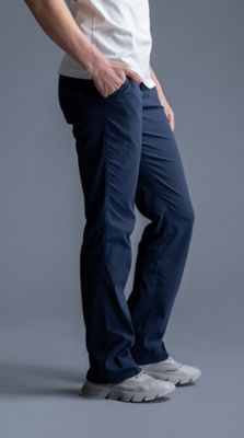 Side view of the Women’s Dynama/2™ Pant in the studio