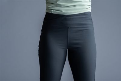 Smooth, flat waistband and high-pitch back panel is harness compatible
