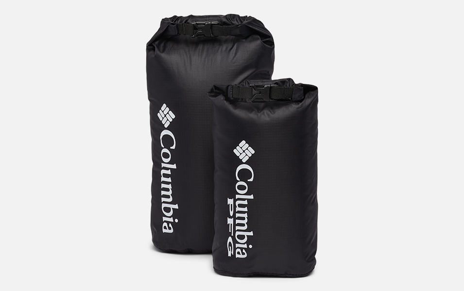 A product shot of Columbia Sportswear’s Tandem Trail 6L and 3L lightweight dry sack set against a white background. 