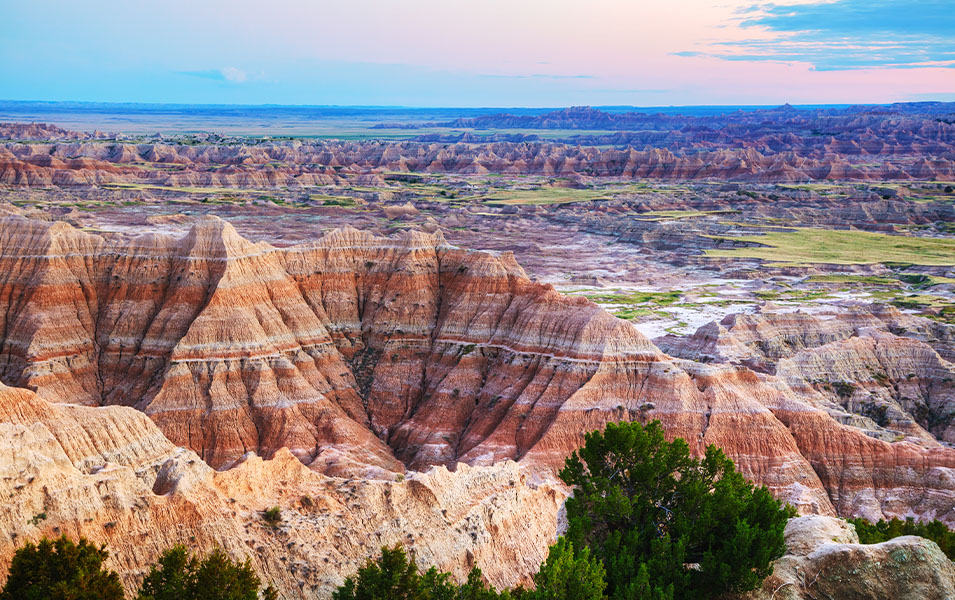A beautiful overview of the pretty scenery at Badlands National Park in South Dakota. 