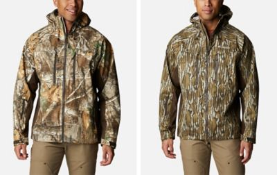 Une image côte à côte des vestes Columbia Sportswear avec la veste Realtree à gauche et la veste Mossy Oak à droite.