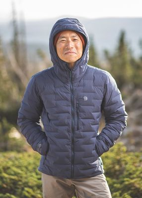 Portrait of MHW ambassador Cody Kaemmerlen wearing the Super/DS™ Stretchdown Hooded Jacket outside of Salt Lake City
