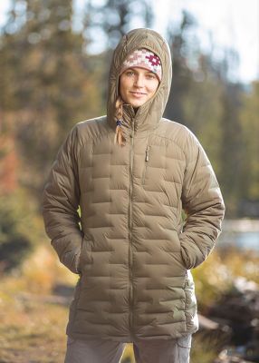 Portrait of MHW contributor Charlotte Durif  wearing the Women's Super/DS™ Stretchdown Parka outside of Salt Lake City
