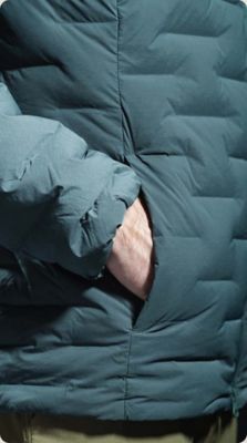detail shots of the Men’s Stretchdown™ Hoody