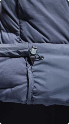 detail shots of the Women’s Stretchdown™ Parka