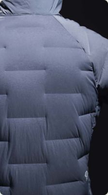 detail shots of the Women’s Stretchdown™ Parka
