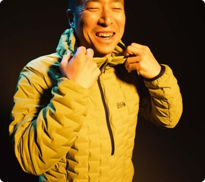 close up of the Stretchdown™ Light Pullover