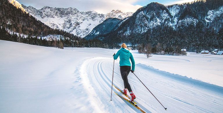 How to cross-country ski