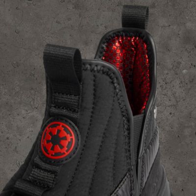 Custom Omni-Heat™ Infinity lining for added warmth. 