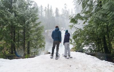 What to Wear on Your First Snowshoeing Trip