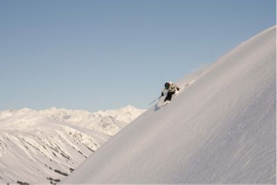 Erin Spong skiing.