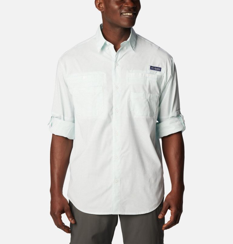 White shirt with different colored outlet sleeves