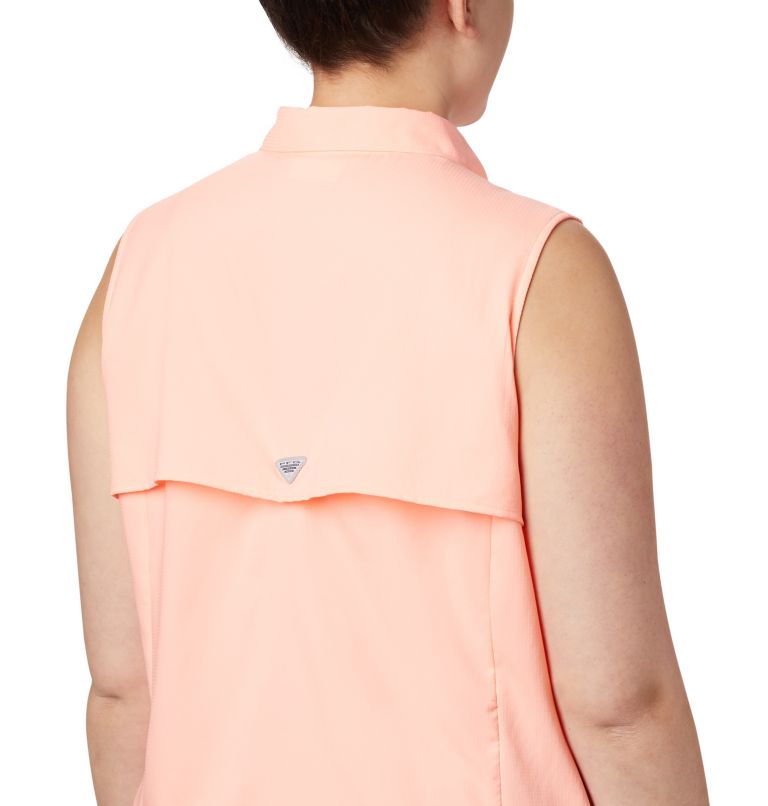 Thumbnail: Women's PFG Tamiami Sleeveless Shirt - Plus Size, Color: Tiki Pink, image 5