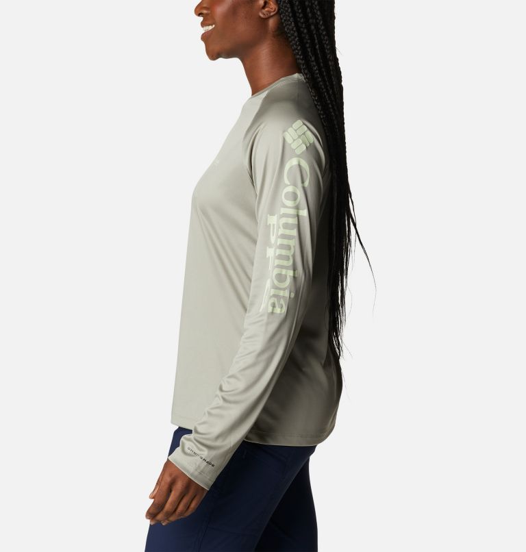 Thumbnail: Women’s PFG Tidal Tee II Long Sleeve Shirt, Color: Safari, Light Lime Logo, image 3