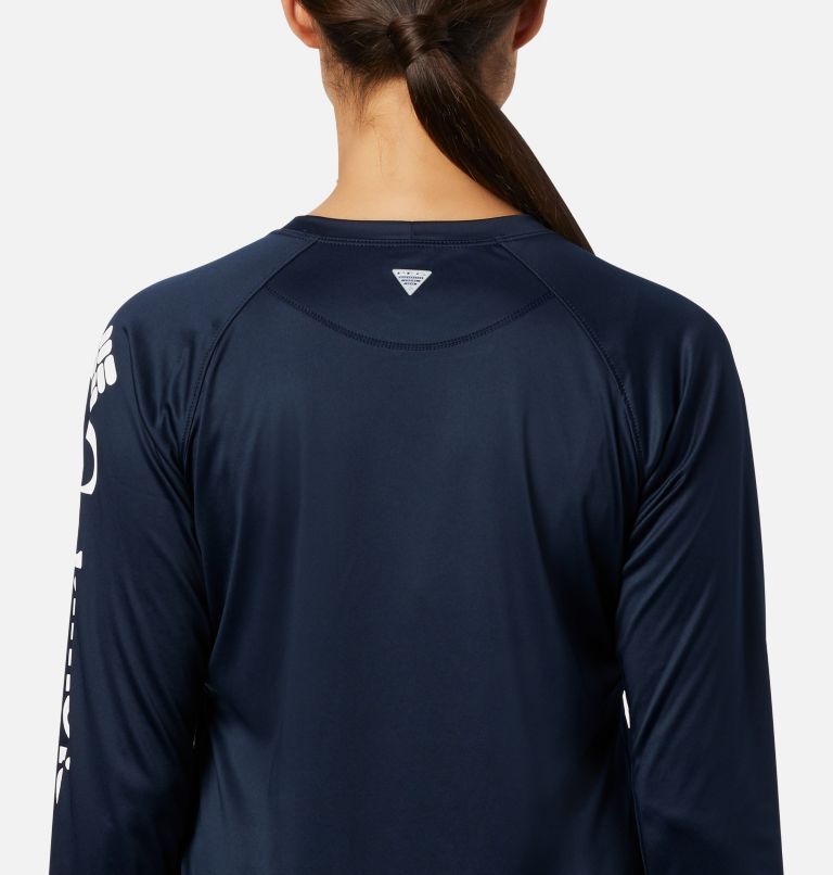 Thumbnail: Women’s PFG Tidal Tee II Long Sleeve Shirt, Color: Collegiate Navy, White Logo, image 4
