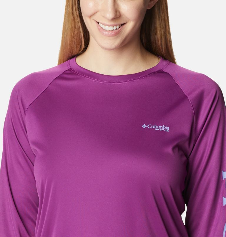Thumbnail: Women’s PFG Tidal Tee II Long Sleeve Shirt, Color: Berry Jam, Fairytale Logo, image 4