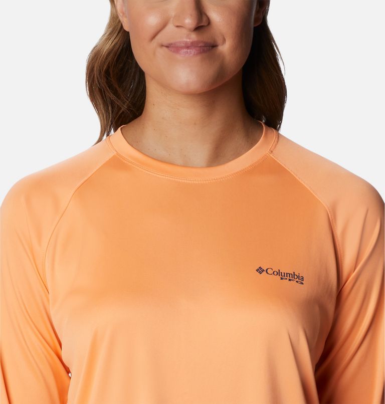 Thumbnail: Women’s PFG Tidal Tee II Long Sleeve Shirt, Color: Bright Nectar, Carbon Logo, image 4