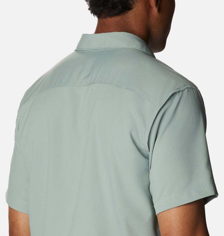Thumbnail: Men's Utilizer II Solid Short Sleeve Shirt, Color: Niagara, image 5