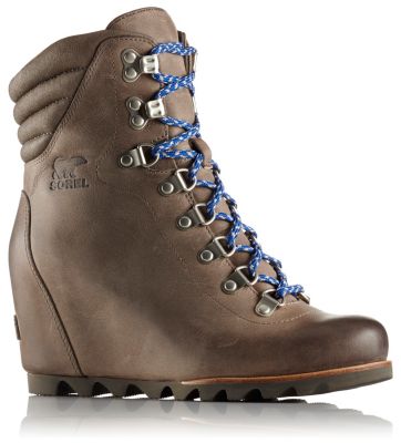 sorel conquest leather wedge booties