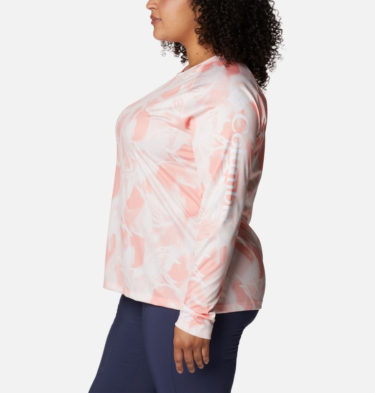 Women’s PFG Super Tidal Tee II Long Sleeve Shirt - Plus Size, Color: Tiki Pink, Auroras Print, image 3