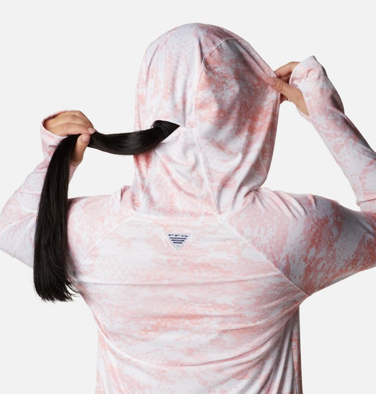 Women's PFG Super Tidal Tee Hoodie, Color: Tiki Pink PFG Camo Print, image 5