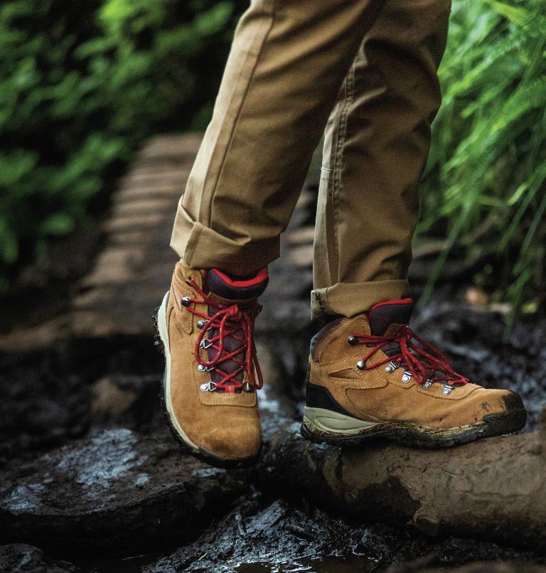 Thumbnail: Women’s Newton Ridge Plus Waterproof Amped Hiking Boot, Color: Elk, Mountain Red, image 17