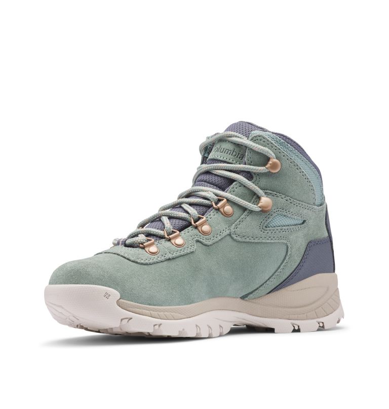 columbia women's newton ridge plus waterproof amped boot hiking