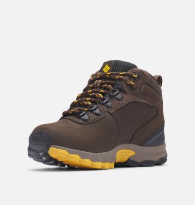 columbia kids hiking boots