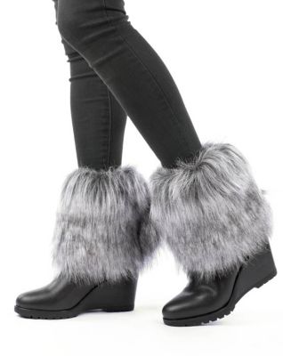 short sorel boots with fur