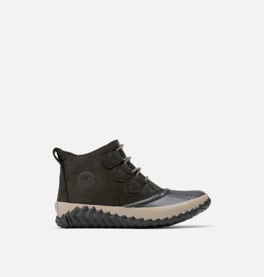 sorel out and about plus black