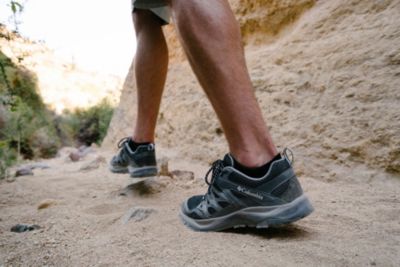 columbia wayfinder hiking shoe