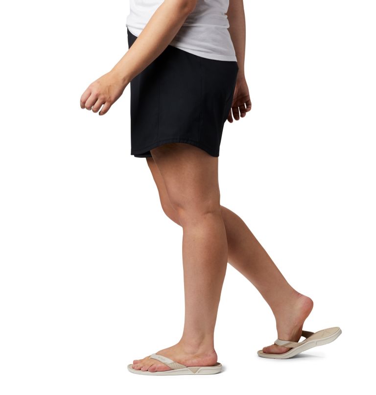 Thumbnail: Women's PFG Tamiami Pull-on Shorts - Plus Size, Color: Black, image 3