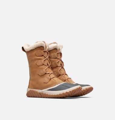 sorel women's out and about plus