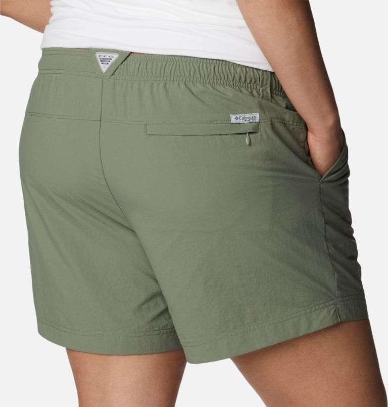 Thumbnail: Women's PFG Backcast Water Shorts - Plus Size, Color: Cypress, image 5