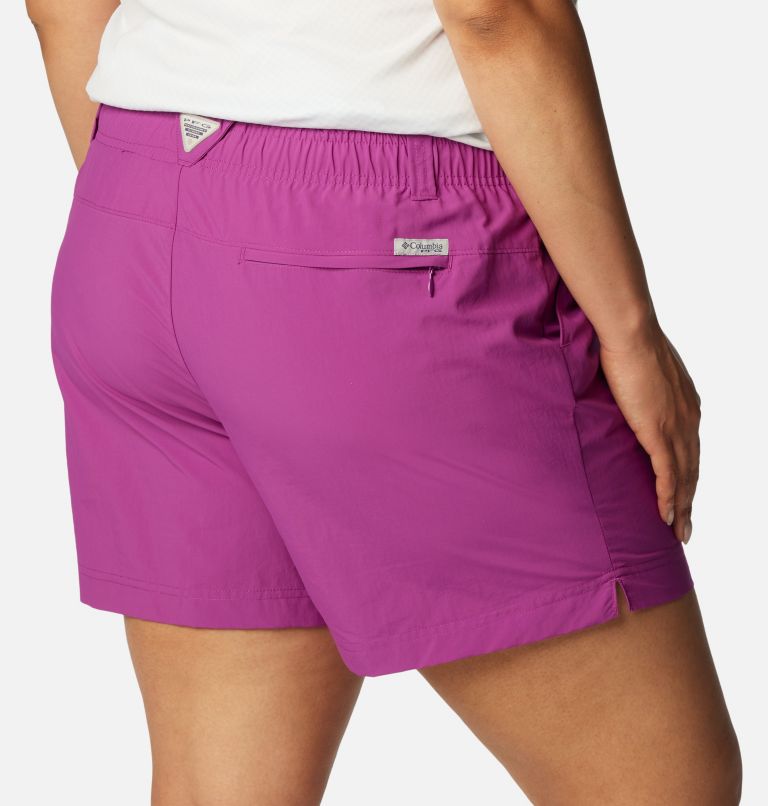Thumbnail: Women's PFG Backcast Water Shorts - Plus Size, Color: Berry Jam, image 5