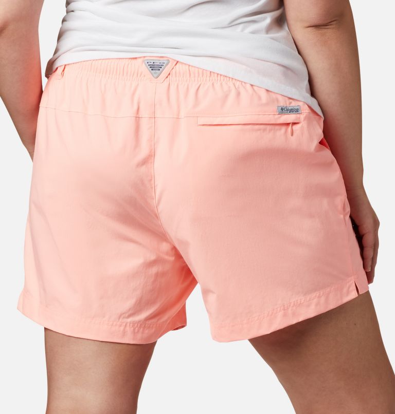 Thumbnail: Women's PFG Backcast Water Shorts - Plus Size, Color: Tiki Pink, image 5