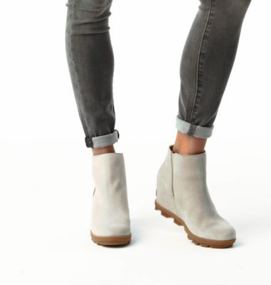 Joan of arctic on sale ii waterproof wedge bootie