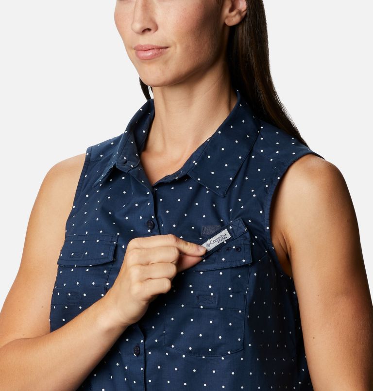 Thumbnail: Women's PFG Bonehead Stretch Sleeveless Shirt, Color: Collegiate Navy Swiss Dot, image 4