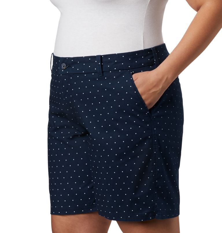 Thumbnail: Women's PFG Bonehead Stretch Shorts - Plus Size, Color: Collegiate Navy Swiss Dot, image 4