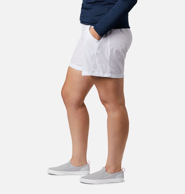 Thumbnail: Women's PFG Coral Point III Shorts - Plus Size, Color: White, image 3