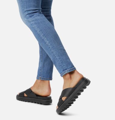 Women's Roaming&trade; Criss-Cross Slide ROAMING&trade; CRISS CROSS SLIDE | 010 | 10, Black, 3/4 front