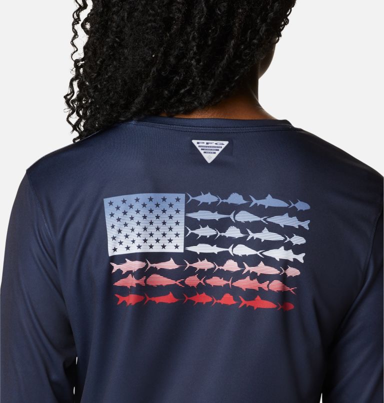 Thumbnail: Women's Tidal Tee PFG Fish Flag Long Sleeve Shirt, Color: Collegiate Navy, Fish Flag Ombre, image 5