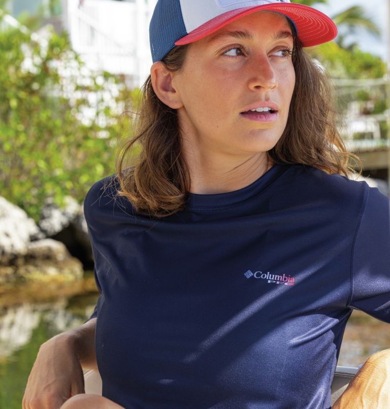 Thumbnail: Women's Tidal Tee PFG Fish Flag Long Sleeve Shirt, Color: Collegiate Navy, Fish Flag Ombre, image 6