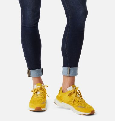 Women's Kinetic&trade; Lite Sneaker KINETIC&trade; LITE LACE | 738 | 10, Gold Leaf, video