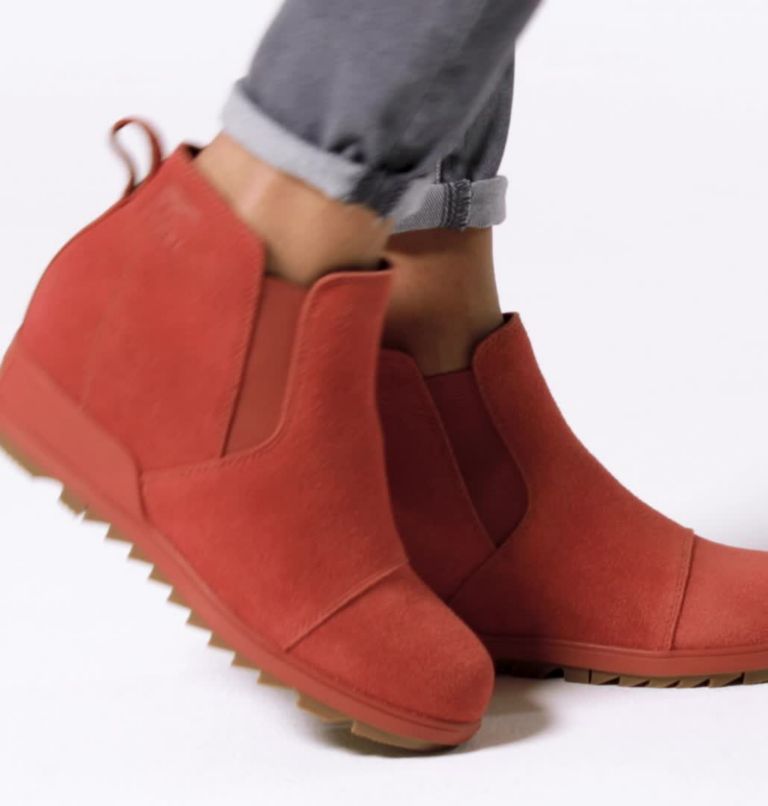 Thumbnail: Women's Evie Pull-On Bootie, Color: Warp Red, Gum 10, image 2